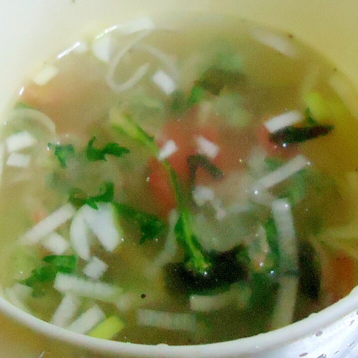 お湯を注ぐだけ 春菊のスープ